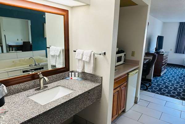  - Baymont Inn & Suites Piqua - I-75, Exit 82