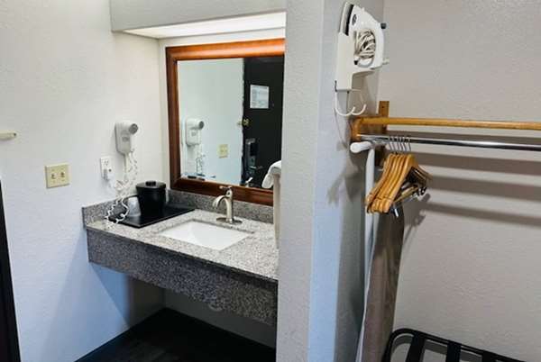  - Baymont Inn & Suites Piqua - I-75, Exit 82