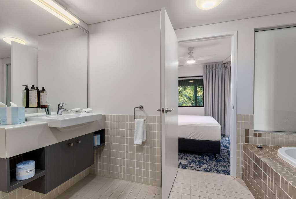 CLUB WYNDHAM COFFS HARBOUR, TRADEMA-guestroom-Guest Room,Bathroom,On-Site.jpg