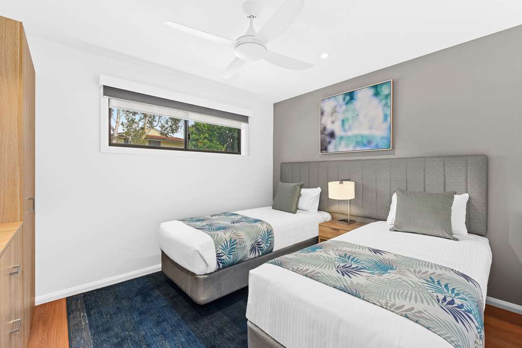 RAMADA RESORT FLYNNS BEACH-guestroom-Guest Room,On-Site.jpg