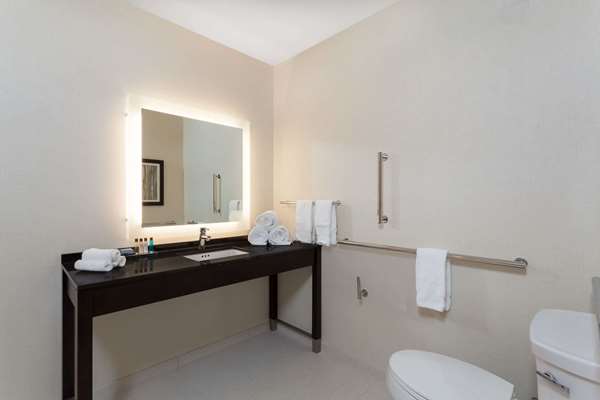  - Wingate by Wyndham Hotel Altoona