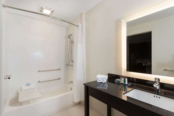  - Wingate by Wyndham Hotel Altoona