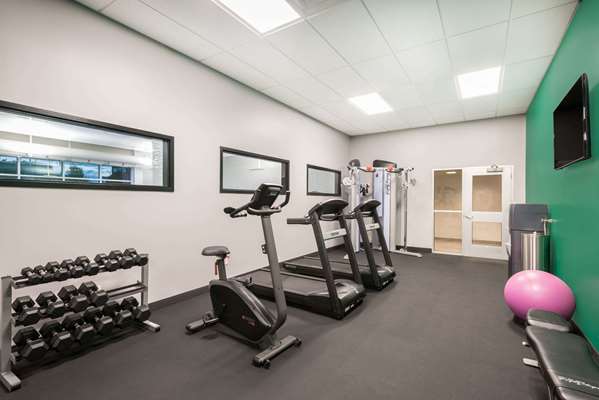 Fitness/ Exercise Room - Wingate by Wyndham Hotel Dieppe