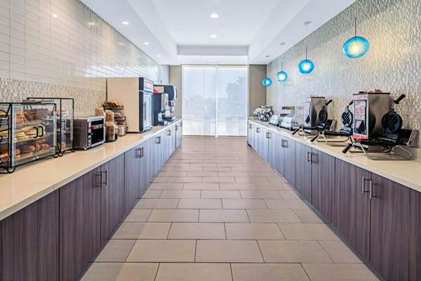  - La Quinta Inn & Suites McAllen