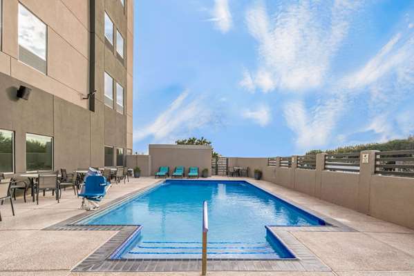 Pool - La Quinta Inn & Suites McAllen