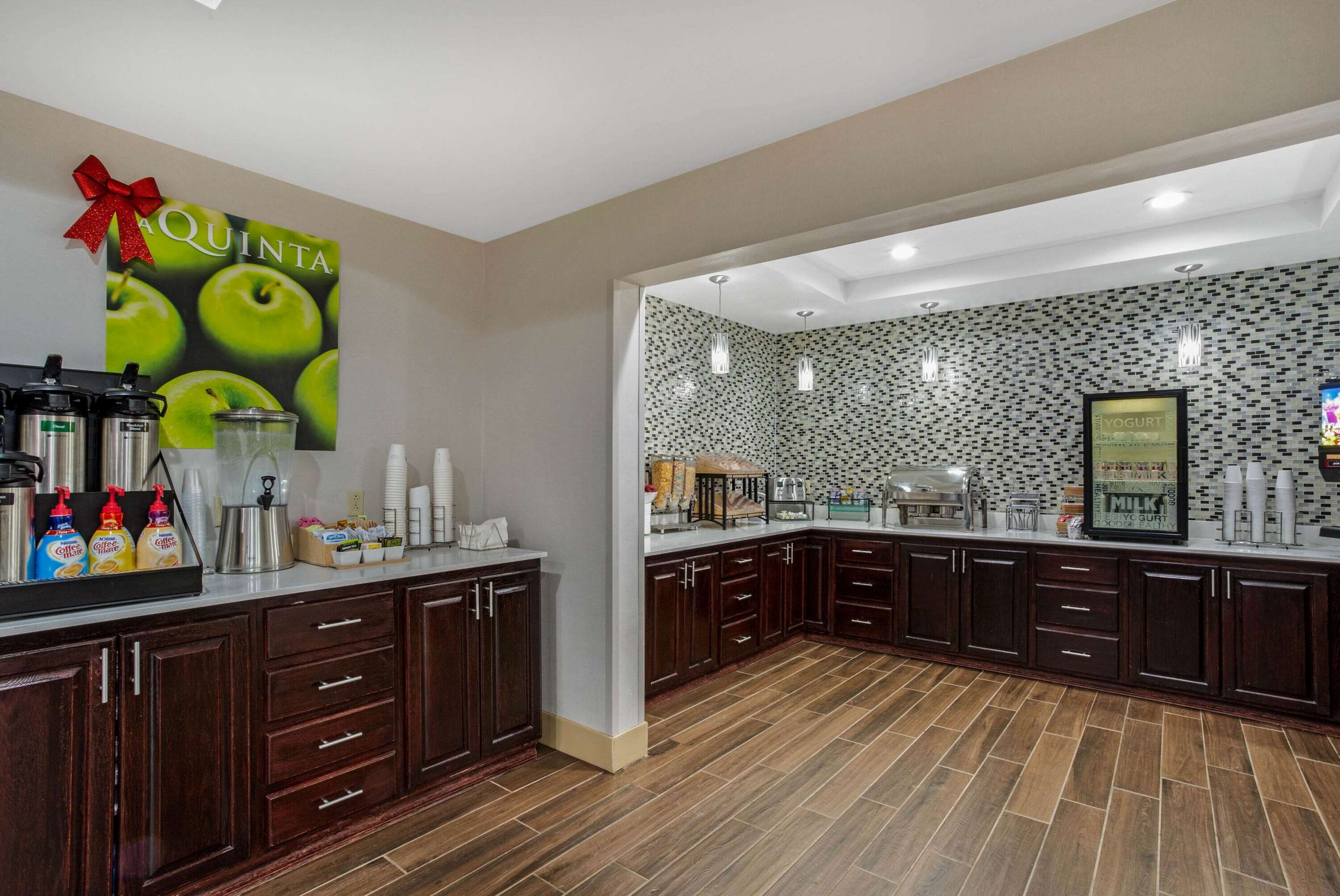 Property amenity | La Quinta Inn & Suites by Wyndham Norwich-Plainfield-Casino