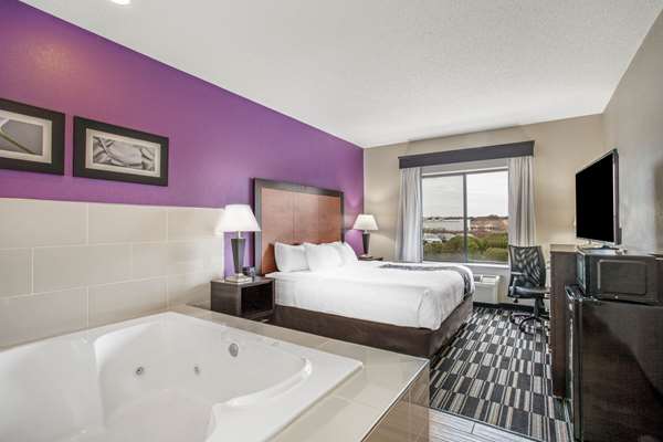  - La Quinta Inn & Suites Plainfield - I-395, Exit 28
