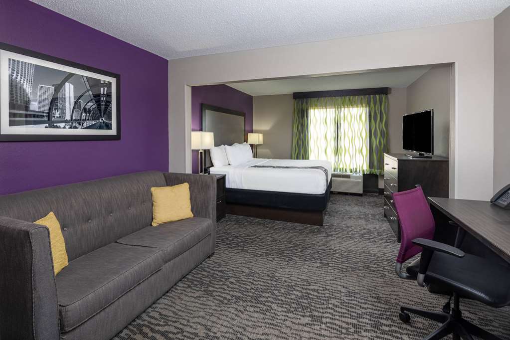 LA QUINTA INN STE KENNESAW-guestroom-Guest Room,Suite,On-Site.jpg