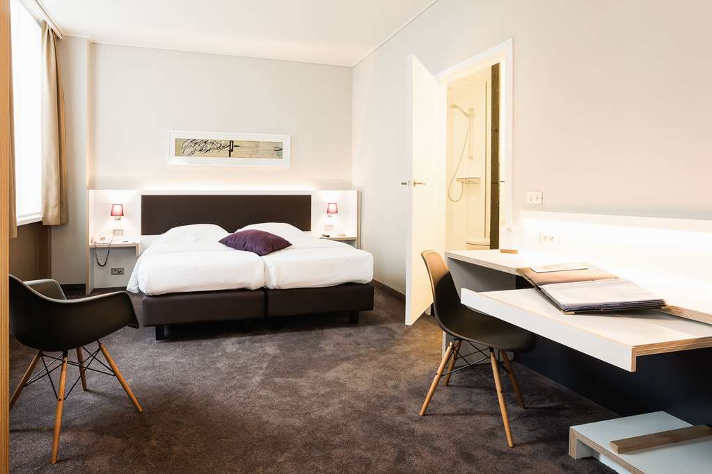 HOTEL NAVARRA BRUGES-guestroom-Guest Room,On-Site.jpg