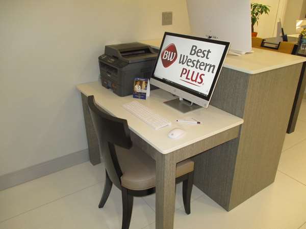 Conference Area - Best Western Plus Bloomington East Hotel
