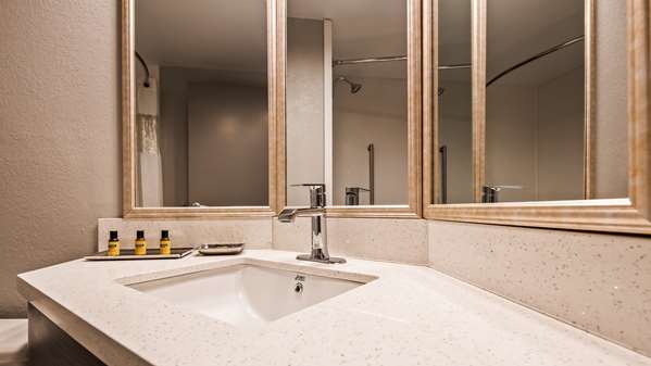  - Best Western Plus Bloomington East Hotel