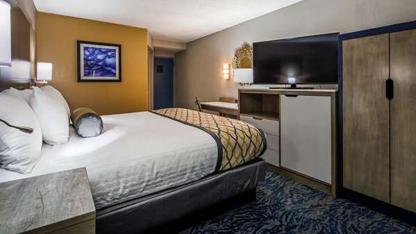  - Best Western Plus Bloomington East Hotel