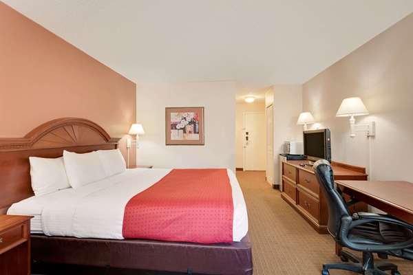  - Ramada Hotel Towne Center Provo - I-15, Exit 263