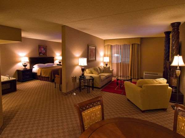 Suite - Salvatore's Grand Hotel Williamsville - I-90, Exit 49