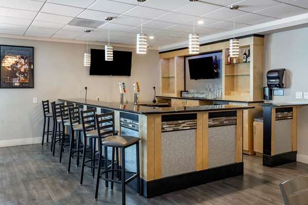 Bar - Best Western Plus University Inn Winston Salem
