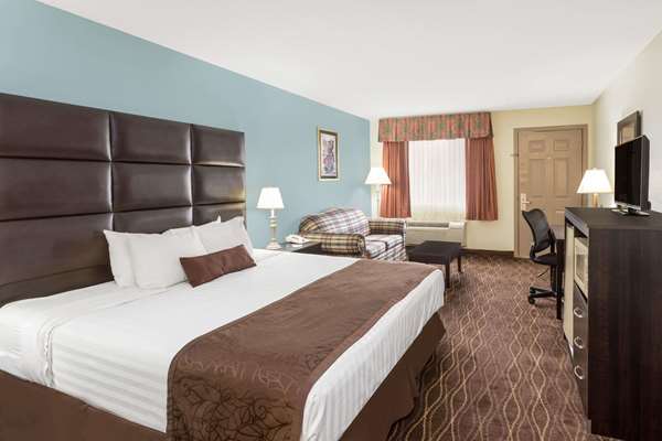  - Baymont Inn & Suites Helen