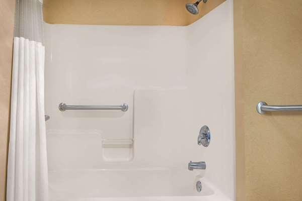  - Baymont Inn & Suites Helen