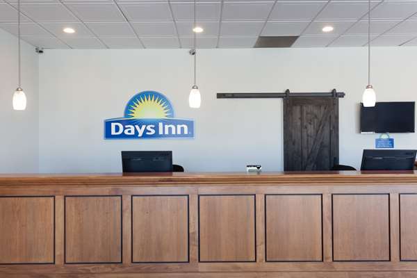  - Days Inn & Suites Amish Country Lancaster