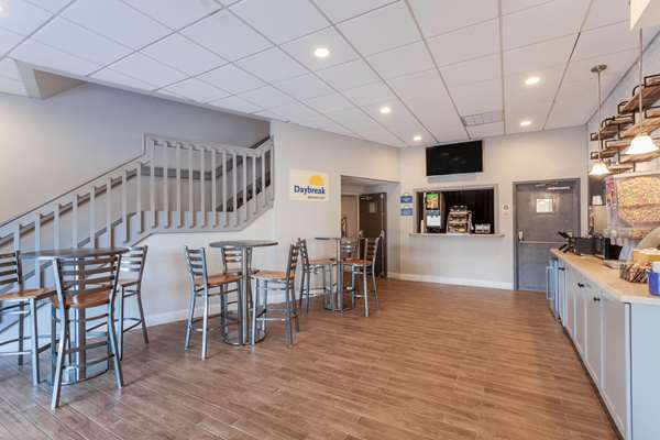  - Days Inn & Suites Amish Country Lancaster