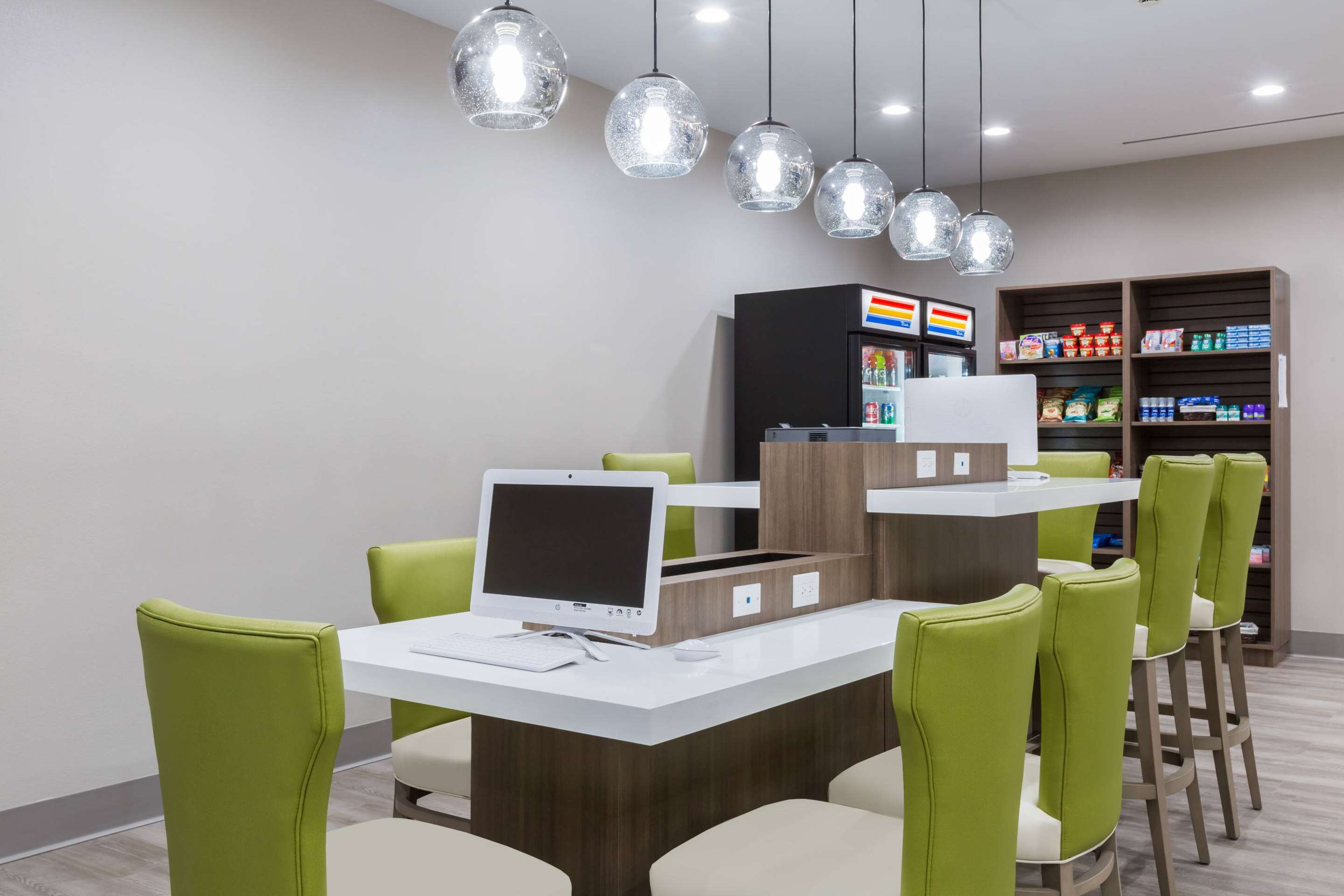 Business Center | Days Inn & Suites by Wyndham Houston NW Cypress