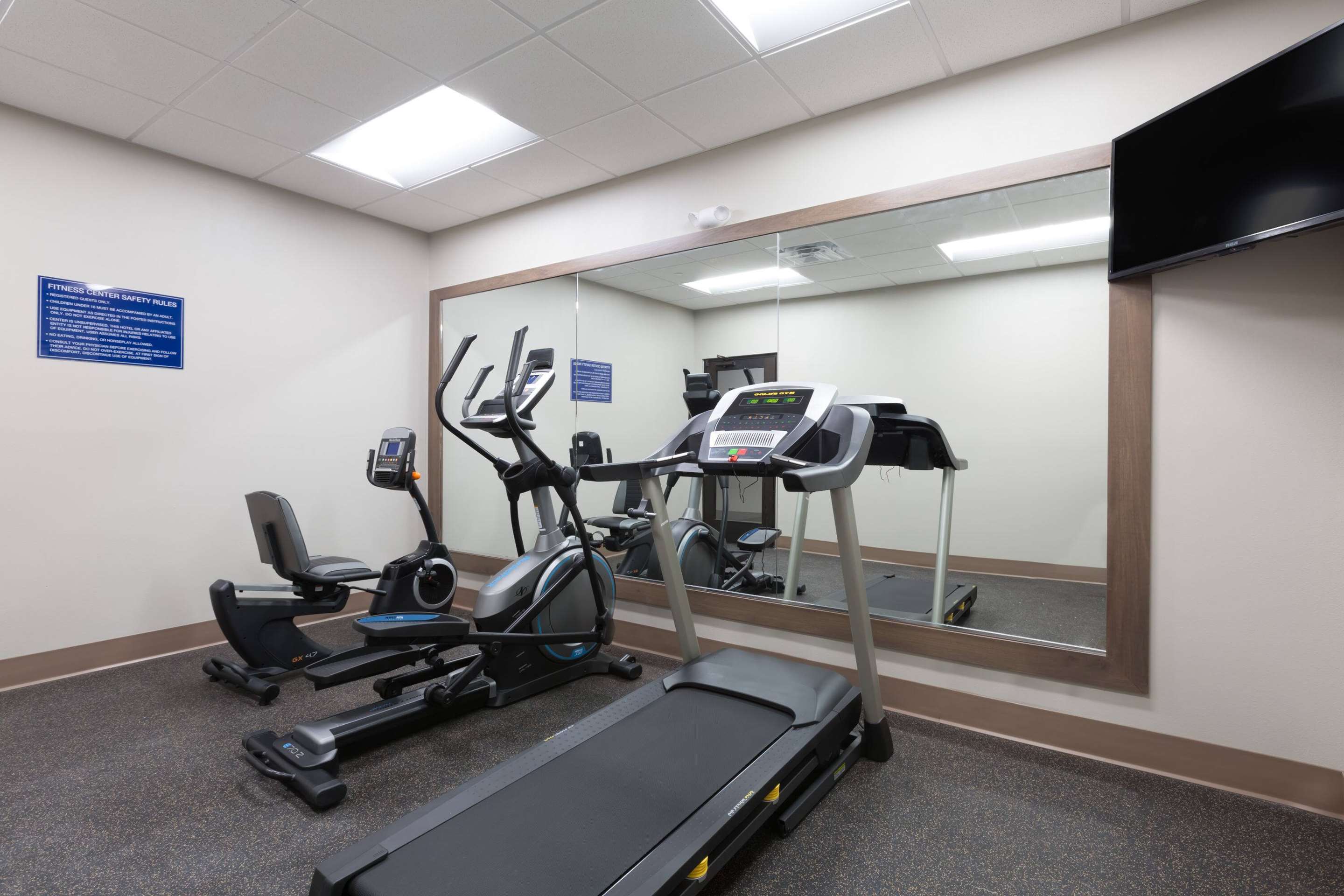 Health club fitness center gym | Days Inn & Suites by Wyndham Houston NW Cypress