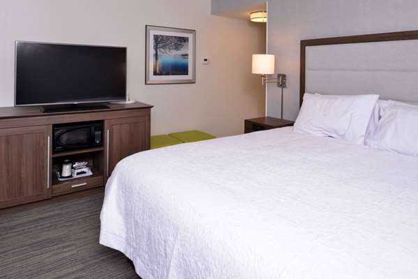  - Hampton Inn & Suites East Greenbush - I-90, Exit 9