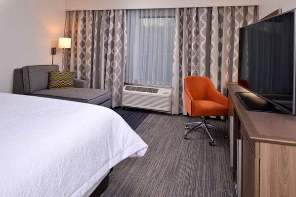  - Hampton Inn & Suites East Greenbush - I-90, Exit 9