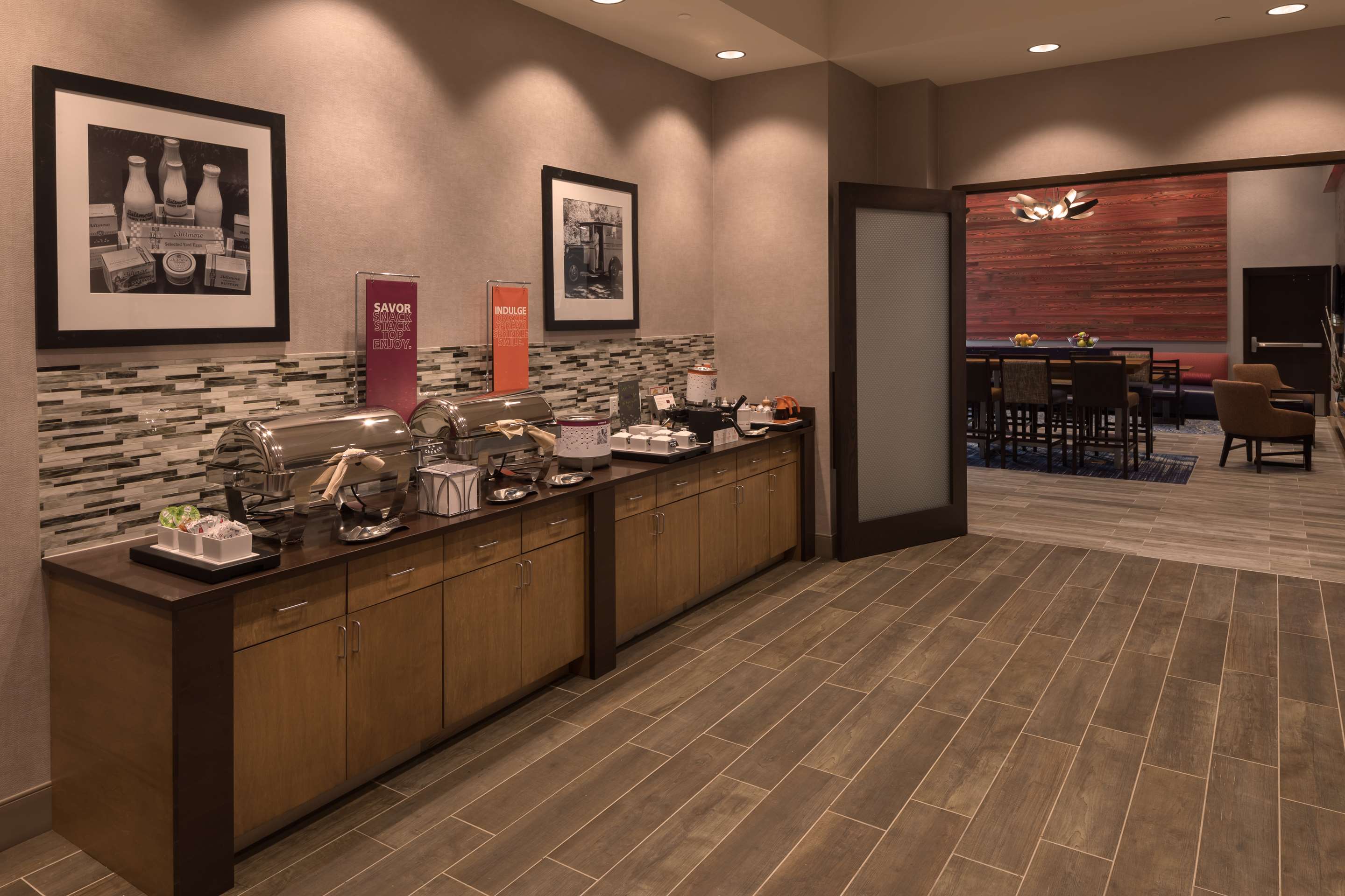 Breakfast Area | Hampton Inn & Suites Asheville Biltmore Village