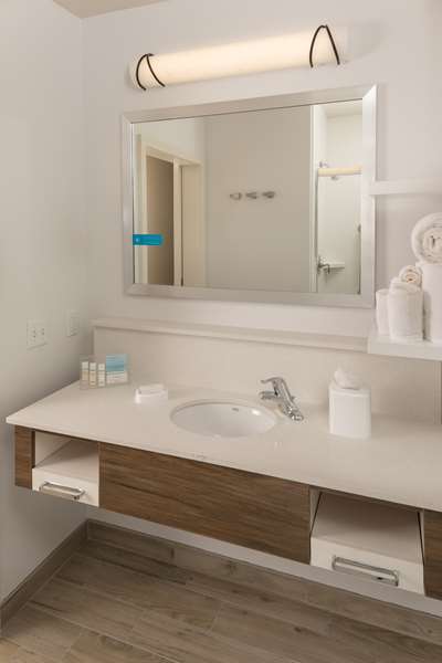  - Hampton Inn & Suites Asheville Biltmore Village - I-40, Exit 50