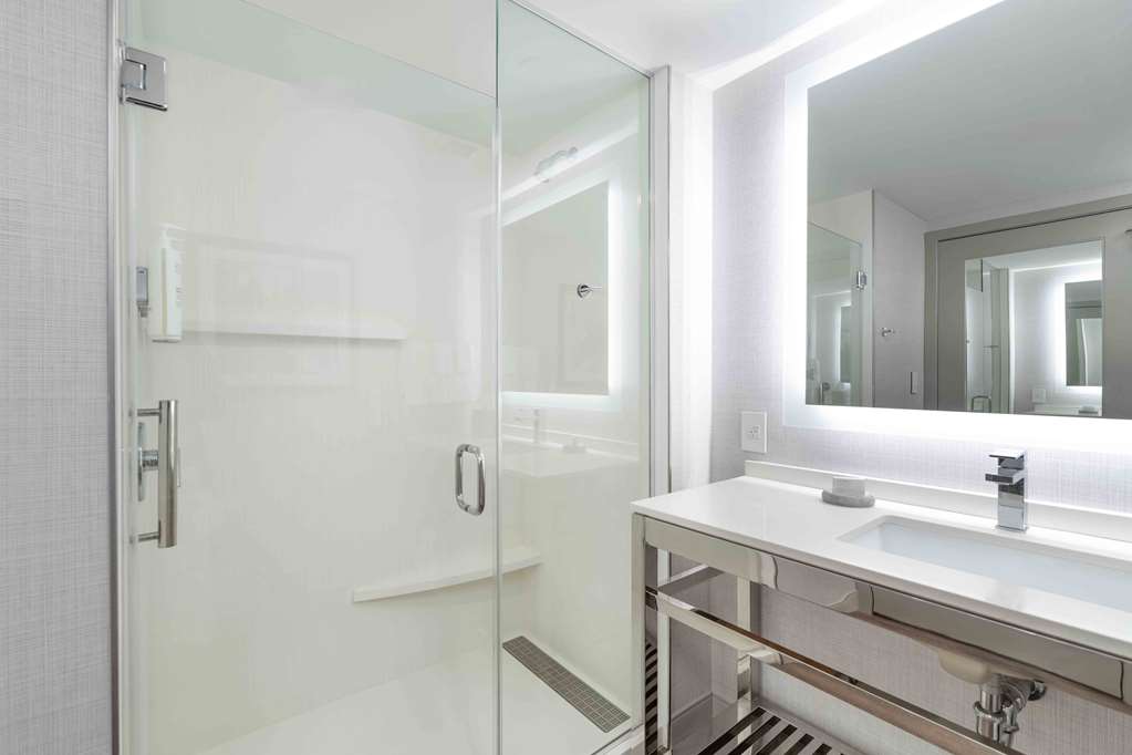 Homewood Suites by Hilton Boston Logan Airport Chelsea - Tap to explore photos