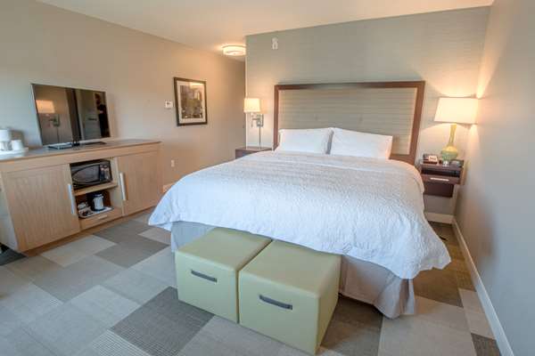  - Hampton Inn Amesbury - I-95, Exit 88