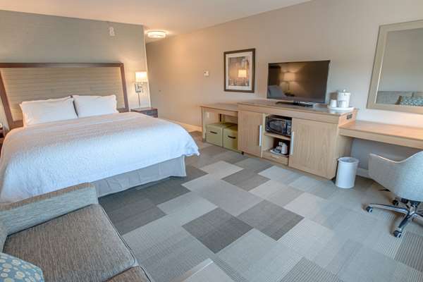  - Hampton Inn Amesbury - I-95, Exit 88