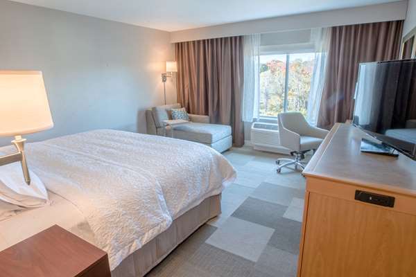  - Hampton Inn Amesbury - I-95, Exit 88