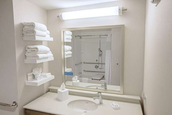  - Hampton Inn Amesbury - I-95, Exit 88