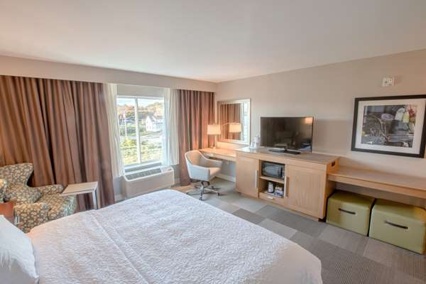  - Hampton Inn Amesbury - I-95, Exit 88