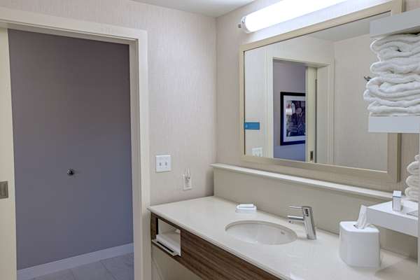 - Hampton Inn Amesbury - I-95, Exit 88