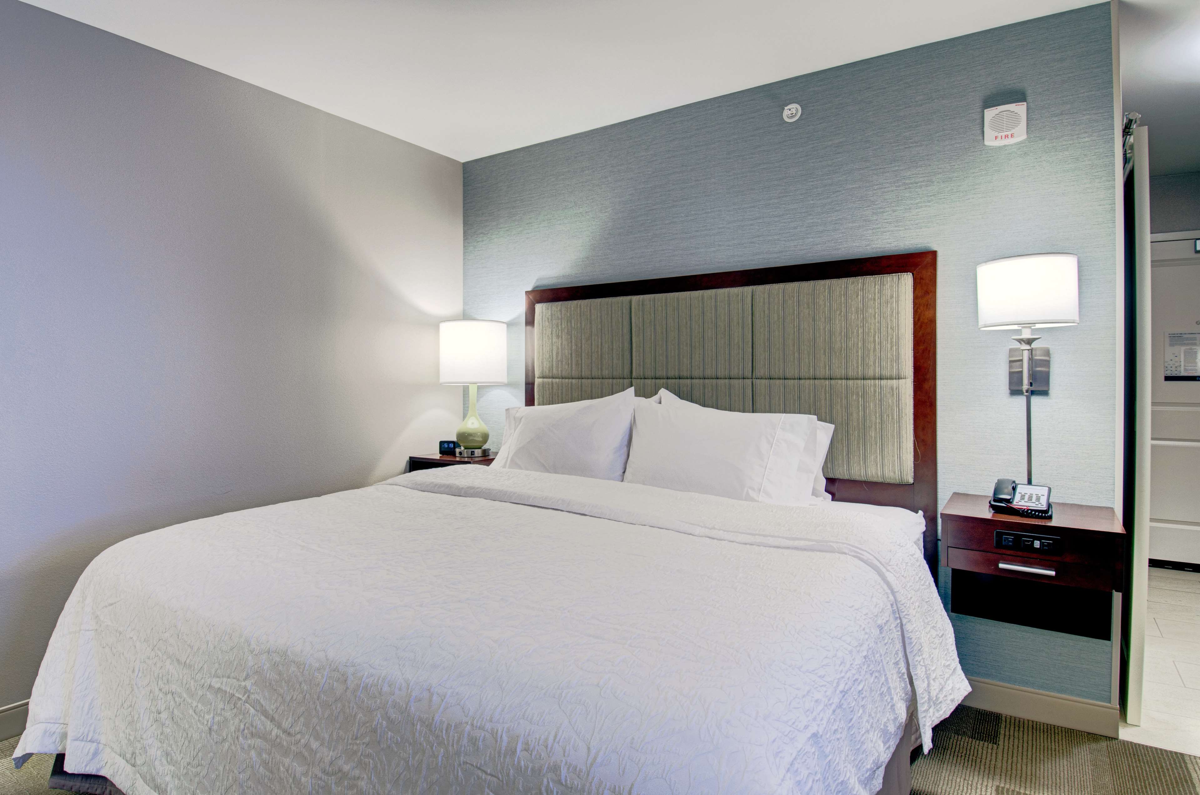 Hampton Inn by Hilton Boston - Westborough Room Type - 1KING W FRIDGE NONSMOKING