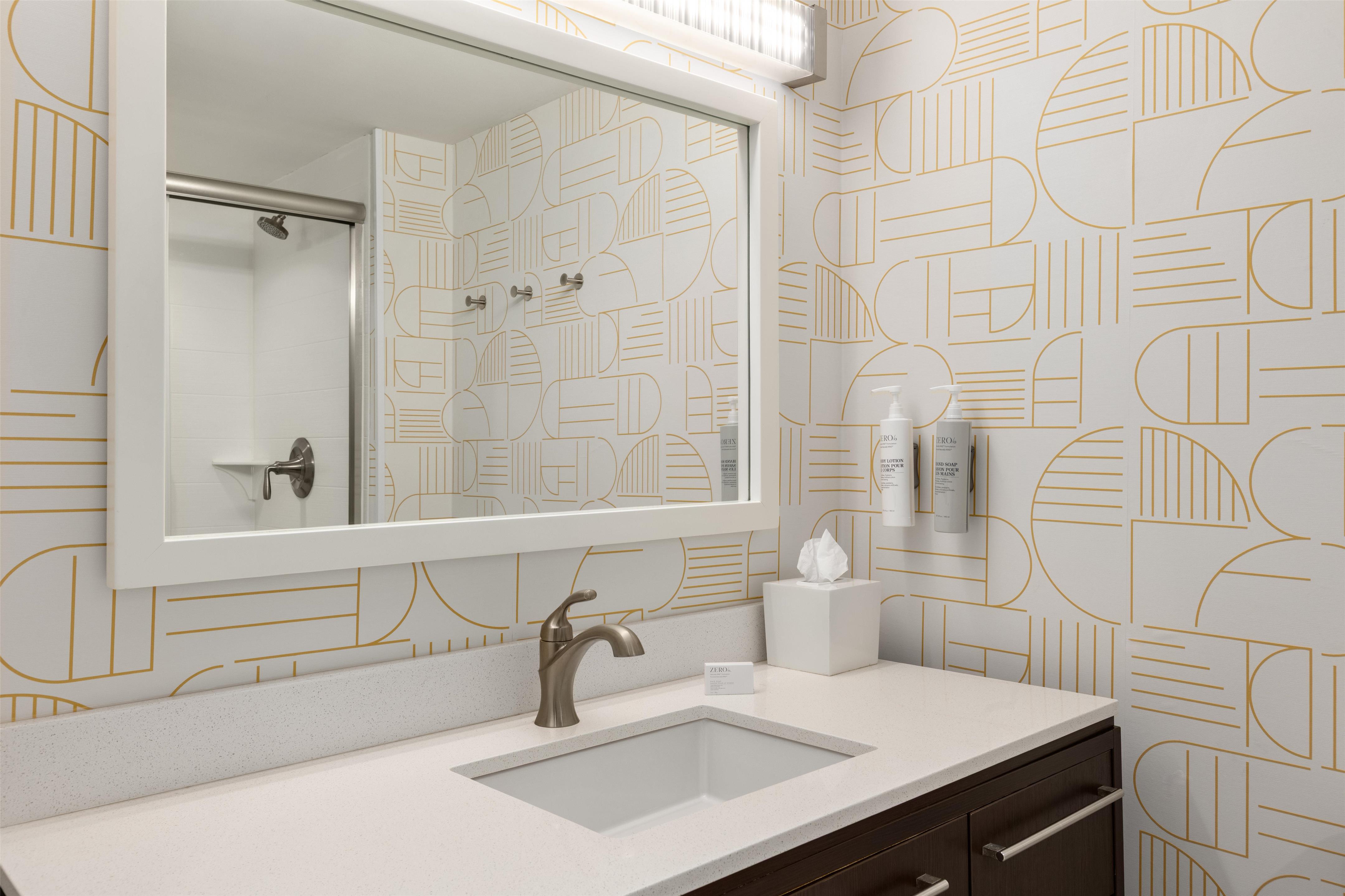 Guest room bath
