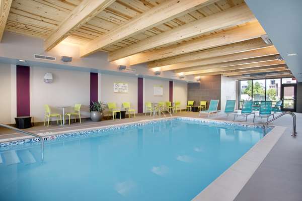 Pool - Home2 Suites by Hilton Schaumburg