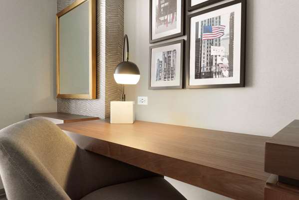  - Hampton Inn West Loop Chicago - I-90 & I-94, Exit 51C