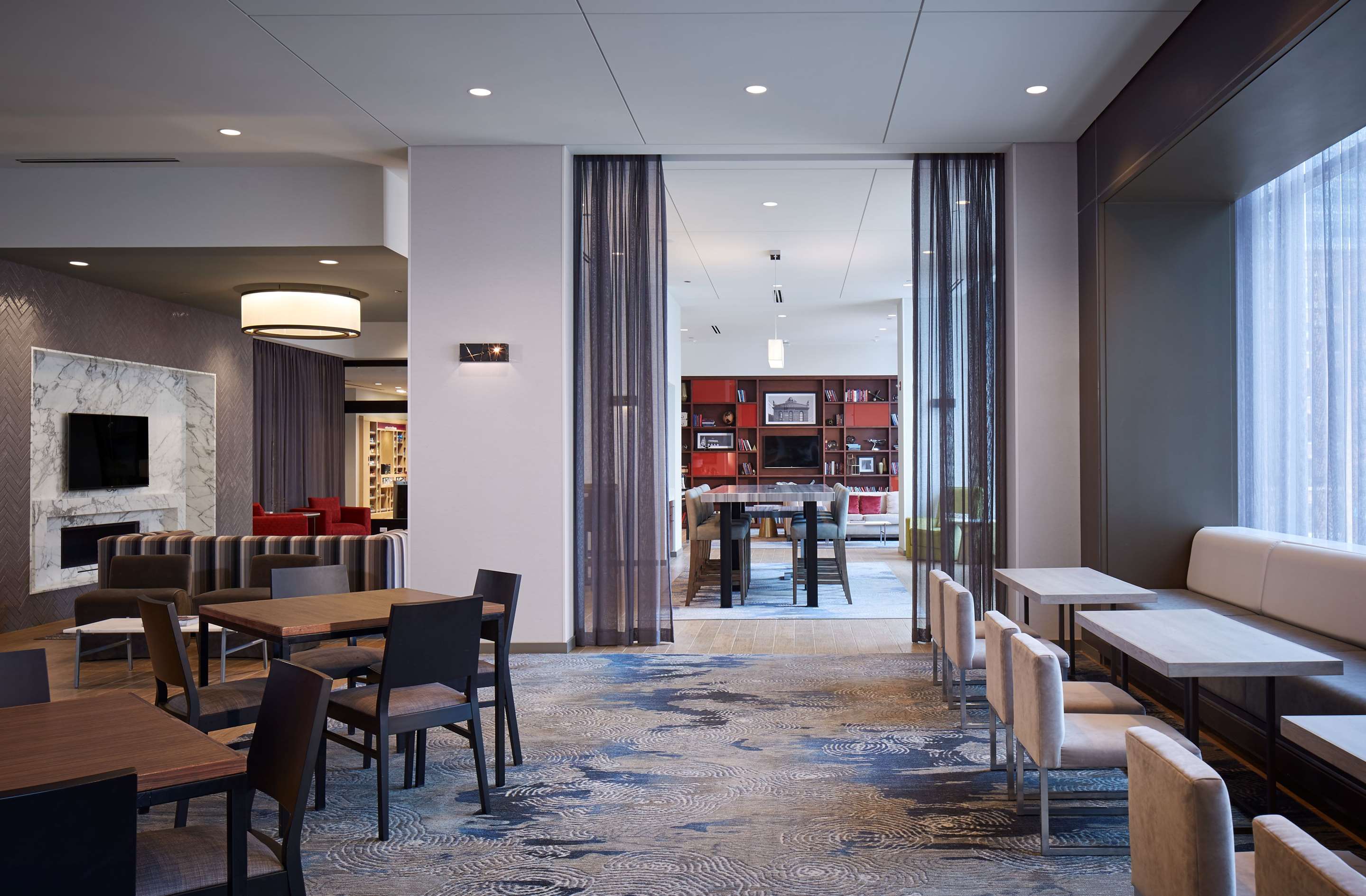 Lobby | Hampton Inn Chicago Downtown West Loop