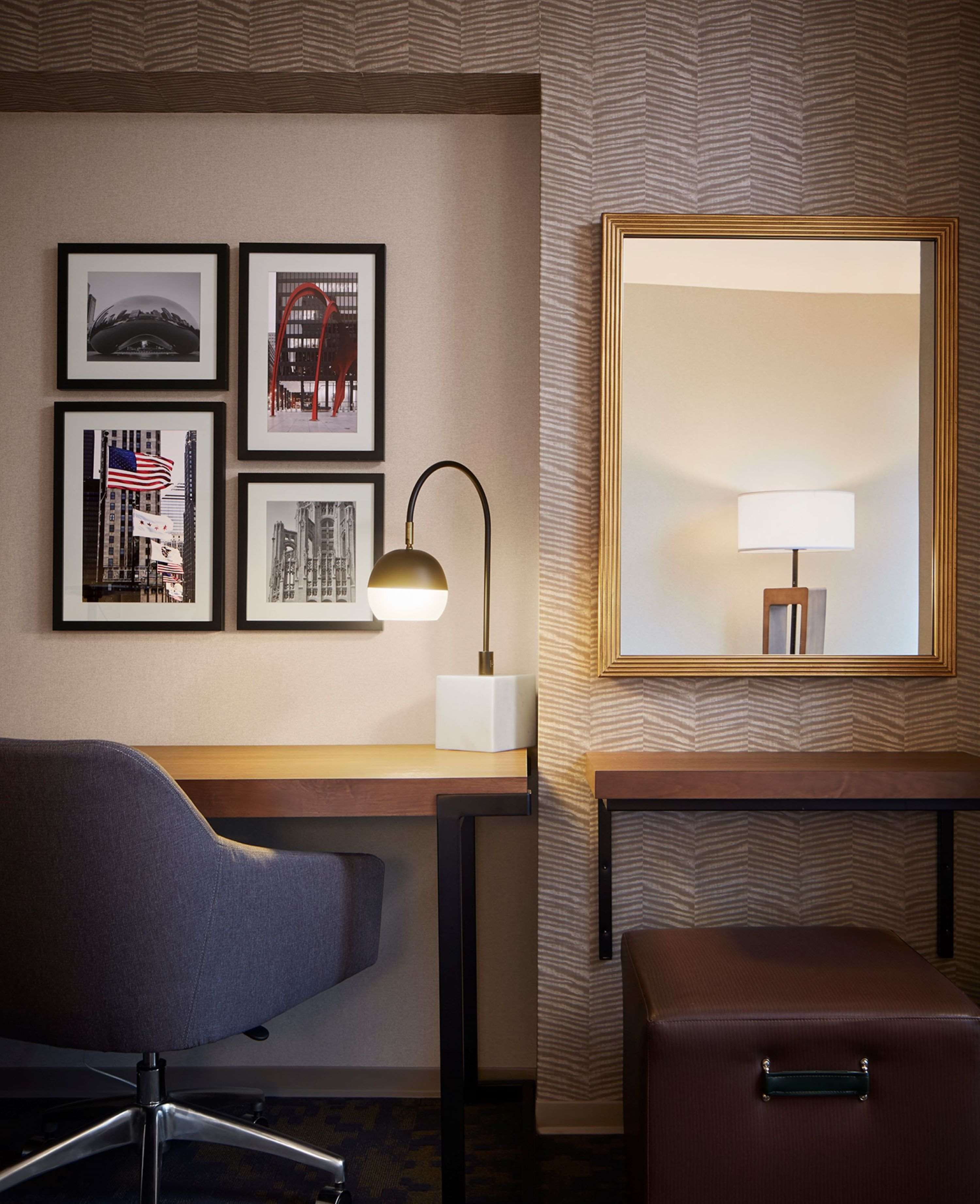 Hampton Inn by Hilton Chicago Downtown West Loop Room Type - 2 QUEENS NONSMOKING