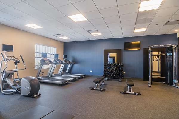 Fitness/ Exercise Room - Hampton Inn Loyola Station Chicago