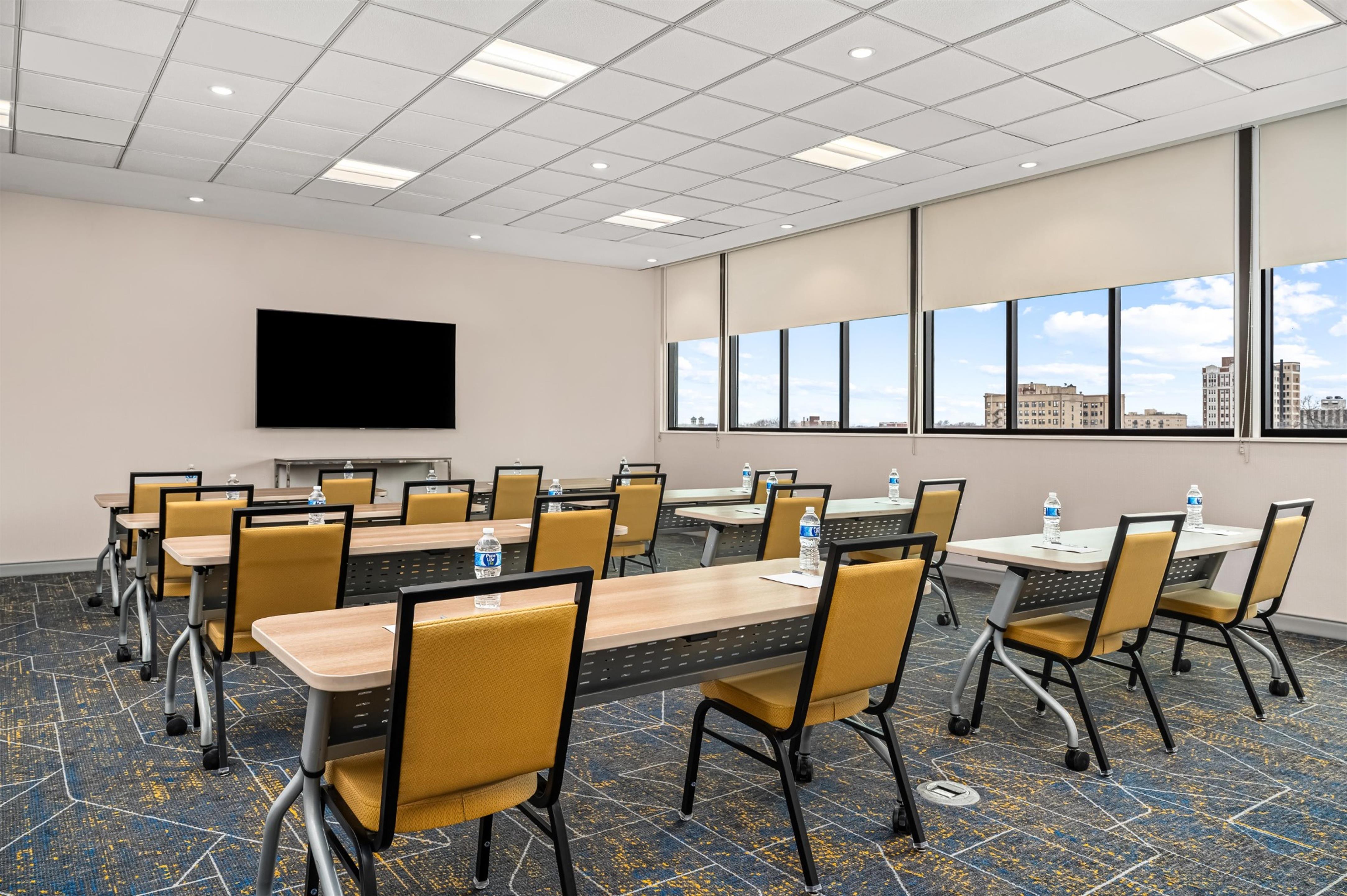 Meeting Room | Hampton Inn Chicago North-Loyola Station