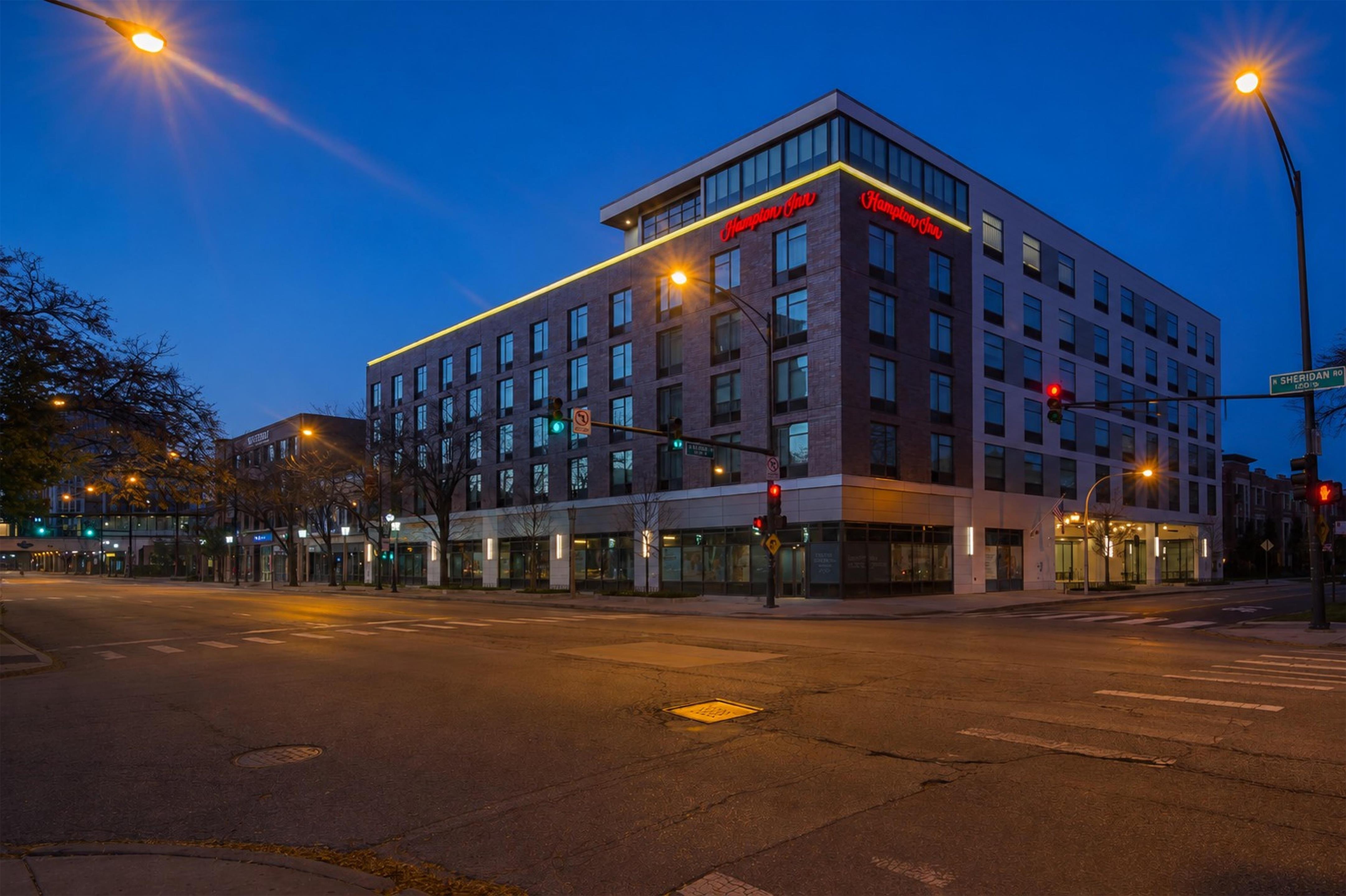 Exterior | Hampton Inn Chicago North-Loyola Station