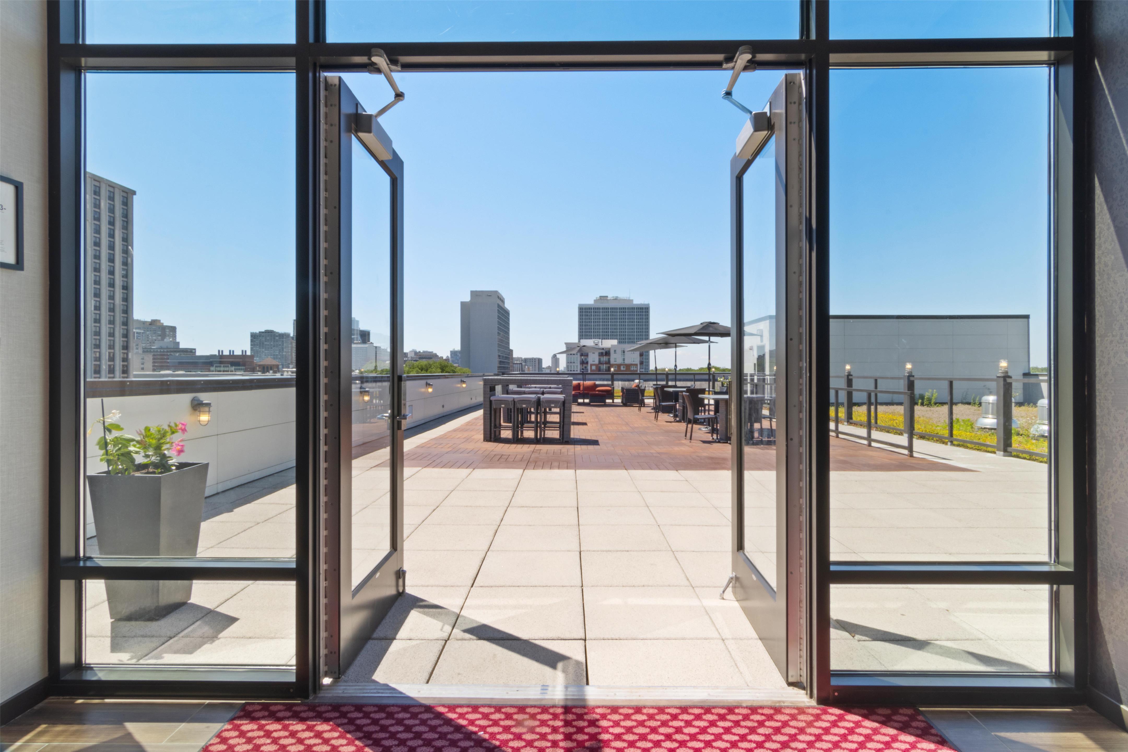 Exterior | Hampton Inn Chicago North-Loyola Station