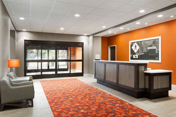  - Hampton Inn Cleveland Airport North Olmsted - I-480, Exit 6