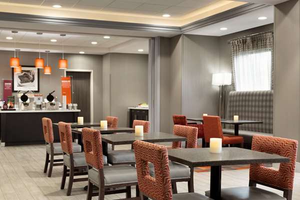 Restaurant - Hampton Inn Cleveland Airport North Olmsted - I-480, Exit 6