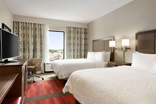  - Hampton Inn Cleveland Airport North Olmsted - I-480, Exit 6