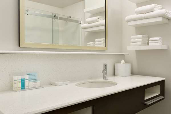  - Hampton Inn Cleveland Airport North Olmsted - I-480, Exit 6